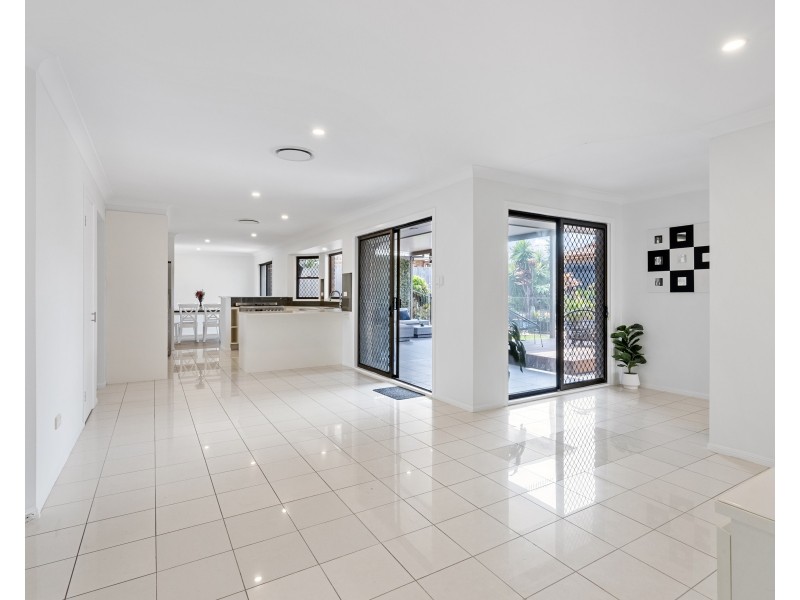 40 Scanlen Crescent, Wynnum West QLD 4178