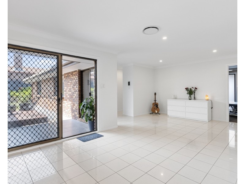 40 Scanlen Crescent, Wynnum West QLD 4178