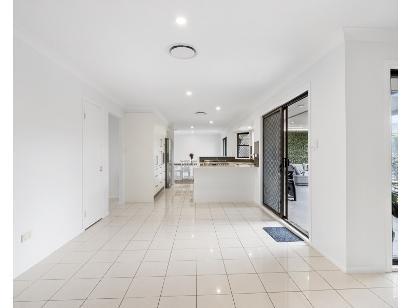 40 Scanlen Crescent, Wynnum West QLD 4178