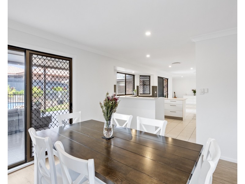 40 Scanlen Crescent, Wynnum West QLD 4178