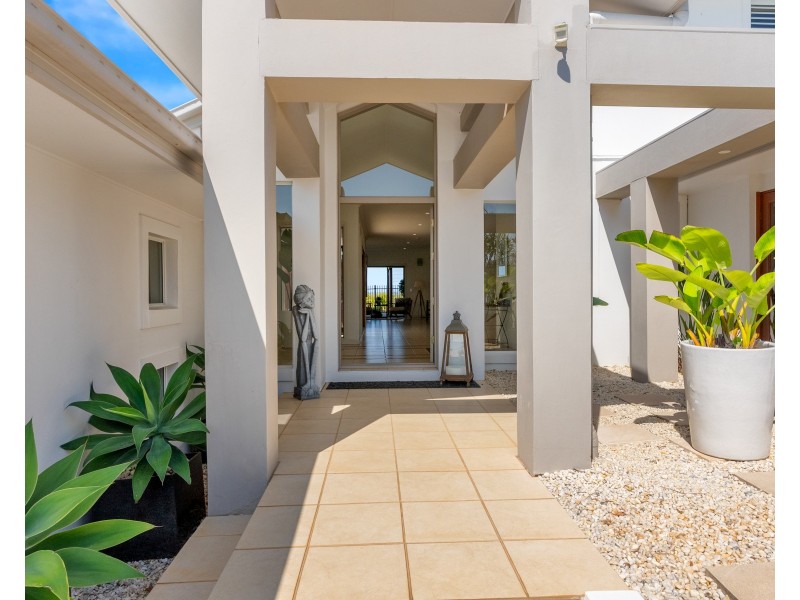 14 Bartlett Terrace, Redland Bay QLD 4165