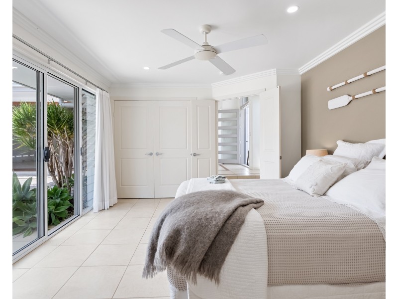 14 Bartlett Terrace, Redland Bay QLD 4165