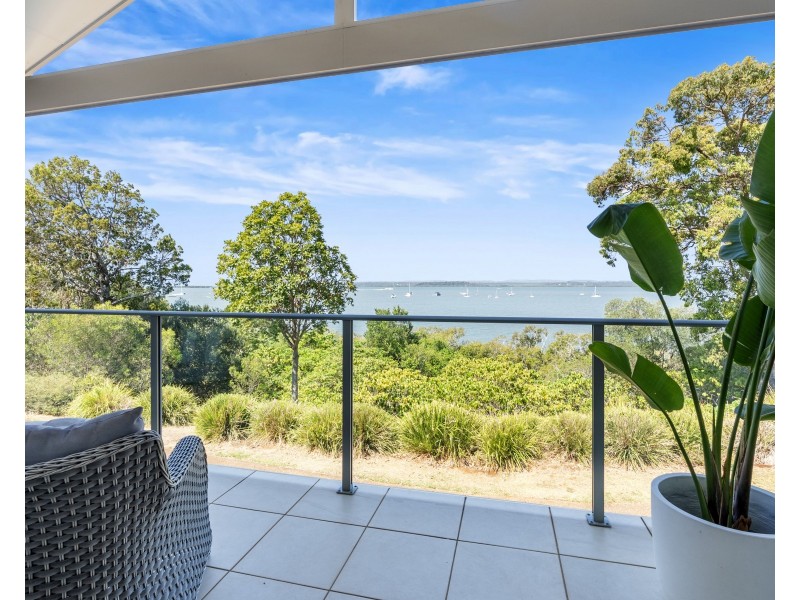 14 Bartlett Terrace, Redland Bay QLD 4165