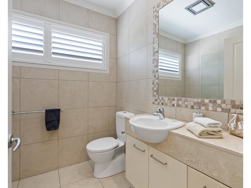 14 Bartlett Terrace, Redland Bay QLD 4165