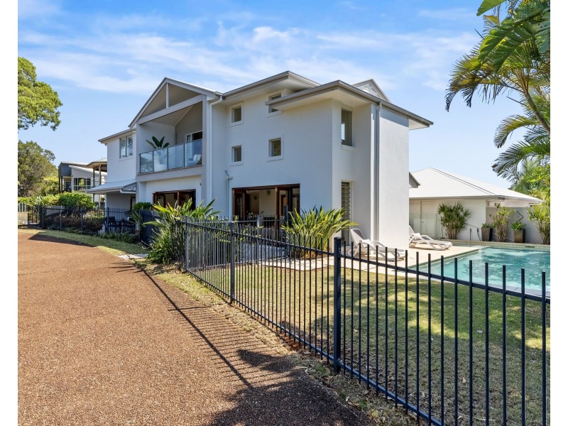 14 Bartlett Terrace, Redland Bay QLD 4165
