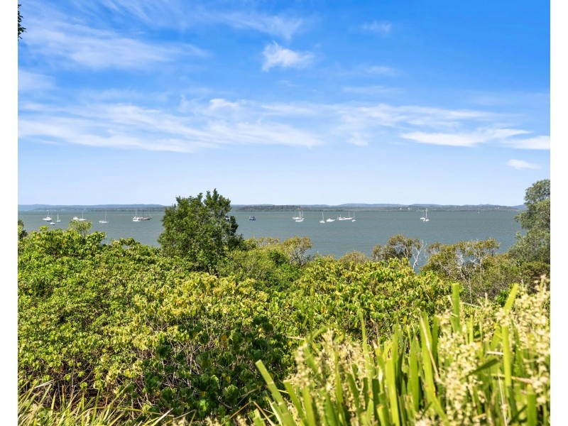 14 Bartlett Terrace, Redland Bay QLD 4165