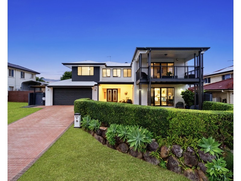 5 Brampton Close, Redland Bay QLD 4165