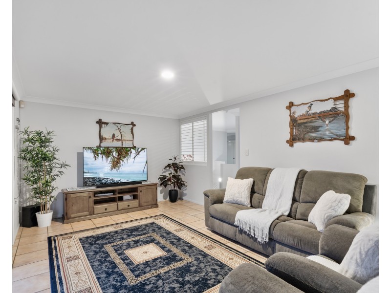 5 Brampton Close, Redland Bay QLD 4165