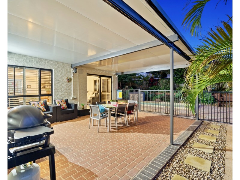 5 Brampton Close, Redland Bay QLD 4165