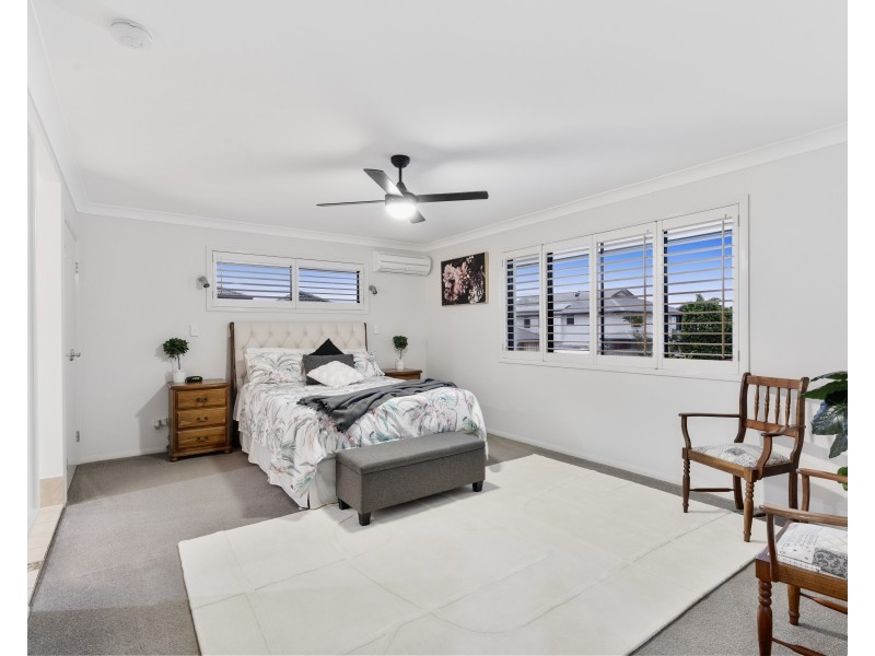 5 Brampton Close, Redland Bay QLD 4165