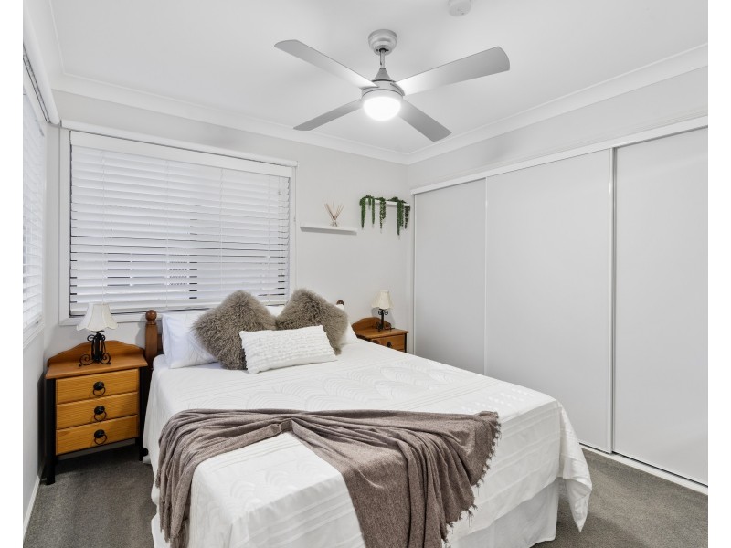 5 Brampton Close, Redland Bay QLD 4165