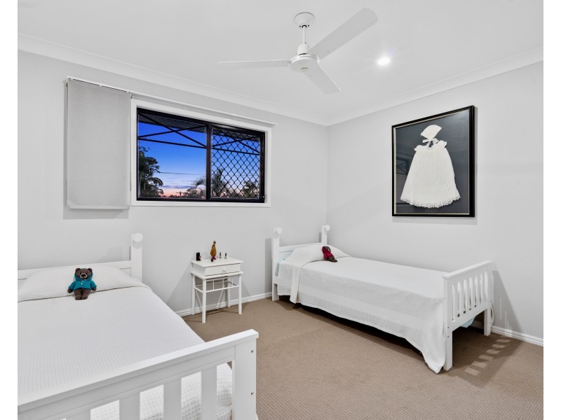 34 Torquay Road, Redland Bay QLD 4165