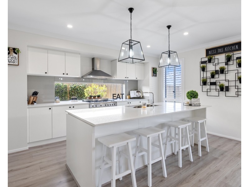 6 Greenside Street, Victoria Point QLD 4165