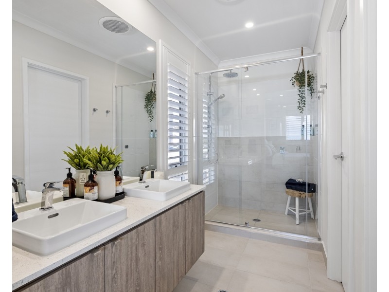 6 Greenside Street, Victoria Point QLD 4165