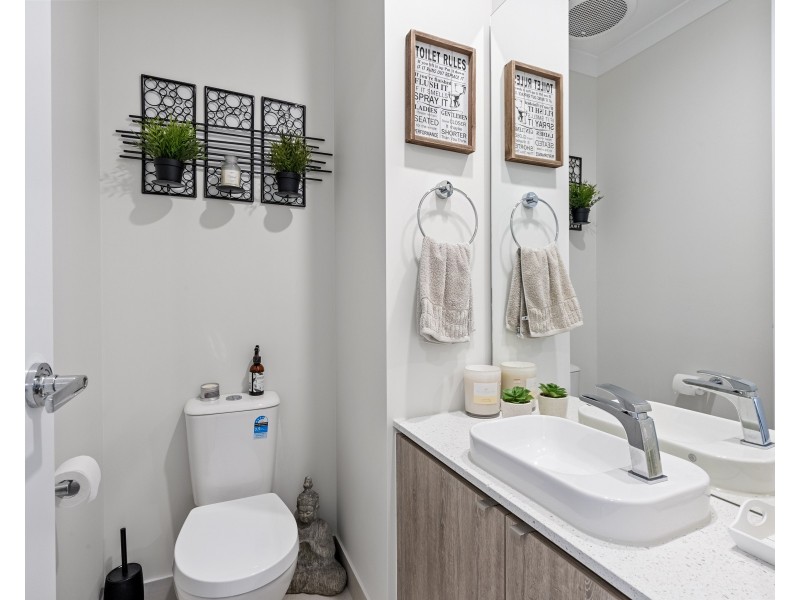 6 Greenside Street, Victoria Point QLD 4165