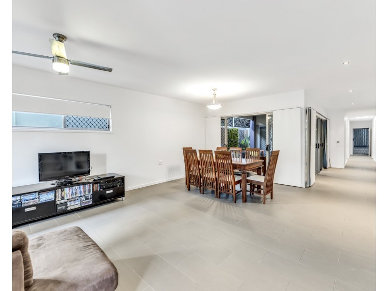 4/10-16 Salisbury Street, Redland Bay QLD 4165