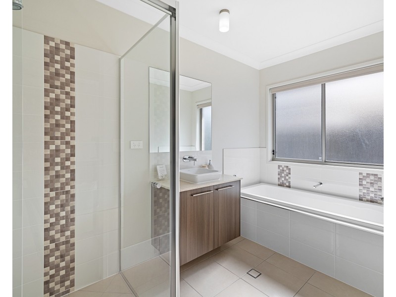 29 Park Edge Place, Redland Bay QLD 4165