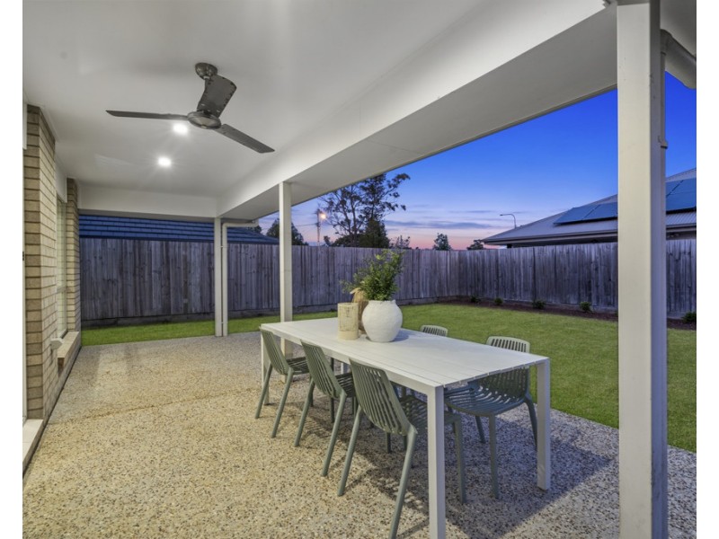 4 Harrington Boulevard, Thornlands QLD 4164