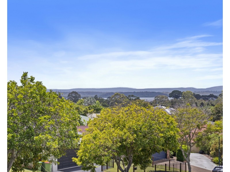 32 Daydream Street, Redland Bay QLD 4165