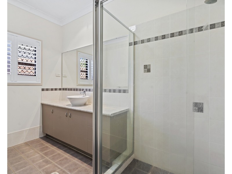 32 Daydream Street, Redland Bay QLD 4165