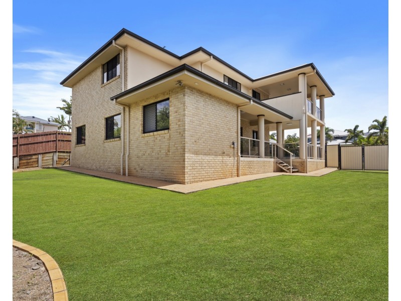 32 Daydream Street, Redland Bay QLD 4165