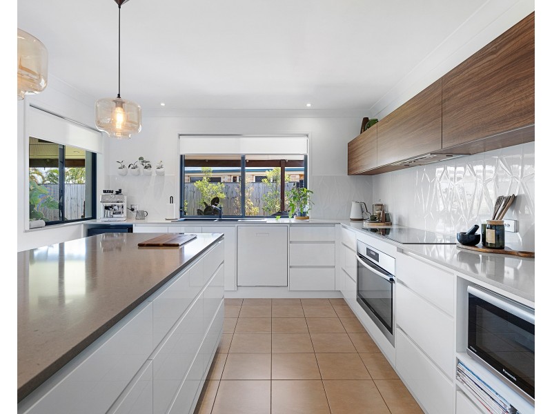 19 Lakefield Drive, Victoria Point QLD 4165