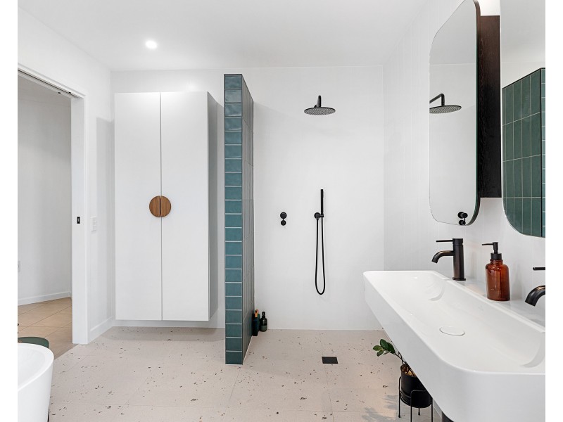 19 Lakefield Drive, Victoria Point QLD 4165