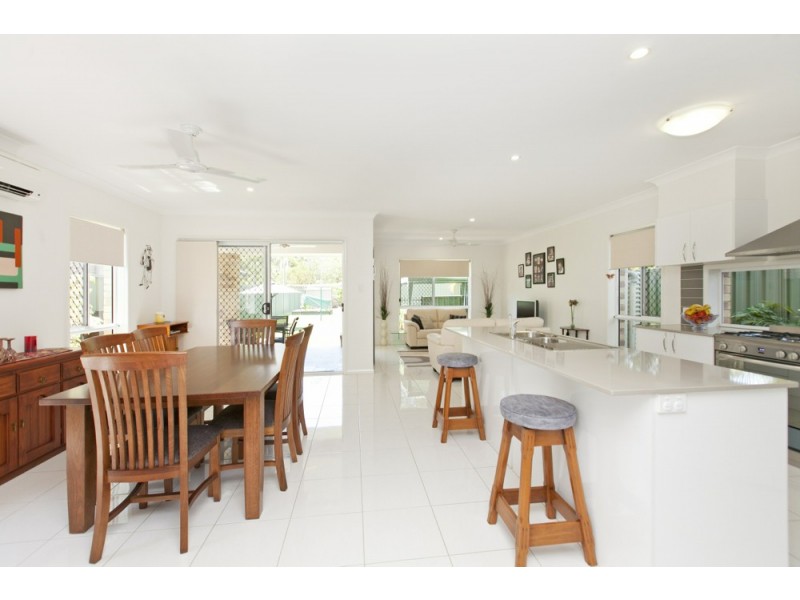 203 Mooroondu Road, Thorneside QLD 4158