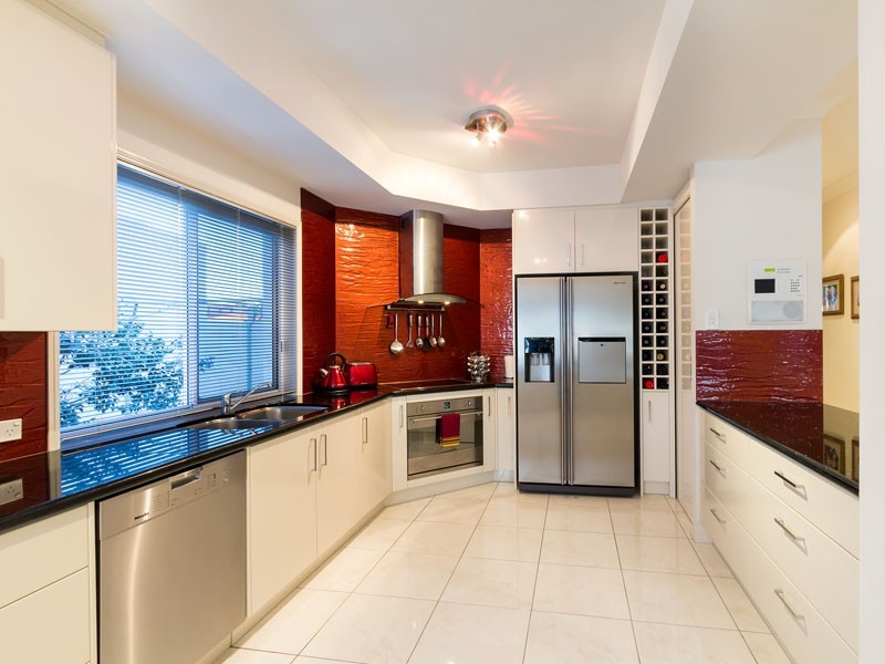 15 MARTINGALE COURT, Raby Bay QLD 4163