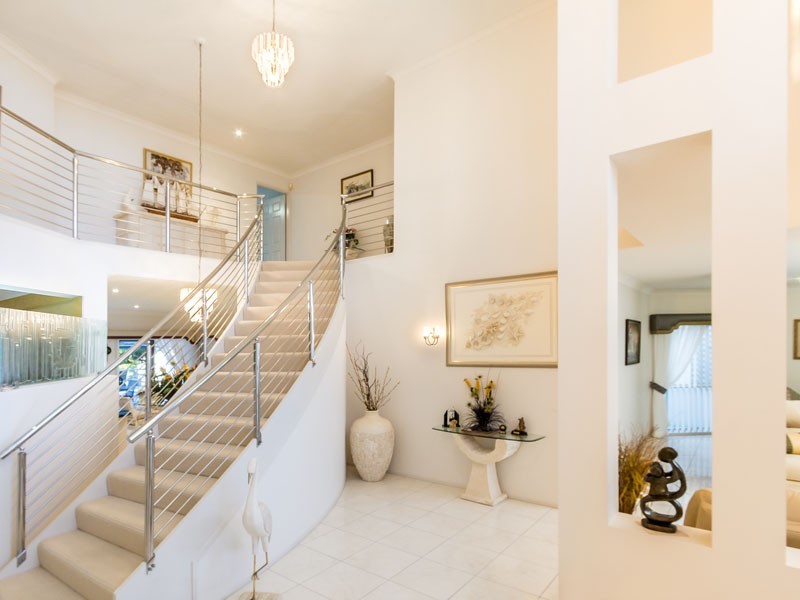 15 MARTINGALE COURT, Raby Bay QLD 4163