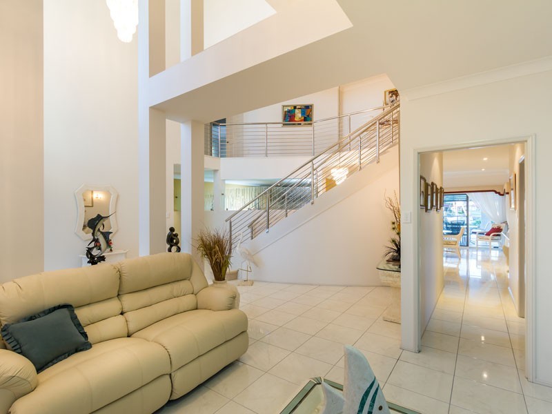 15 MARTINGALE COURT, Raby Bay QLD 4163