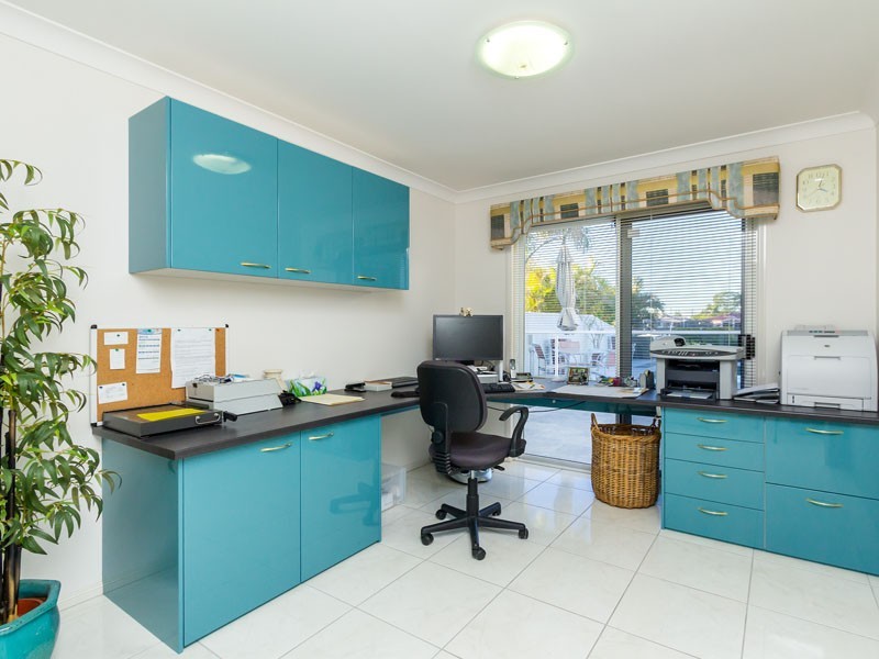 15 MARTINGALE COURT, Raby Bay QLD 4163