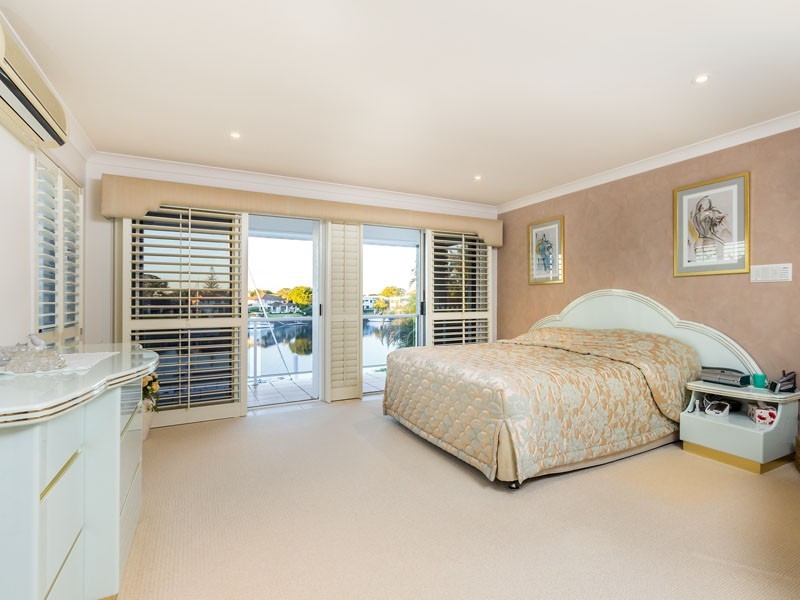 15 MARTINGALE COURT, Raby Bay QLD 4163