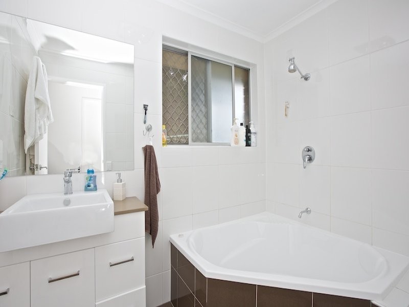 4 Weymouth Street, Alexandra Hills QLD 4161
