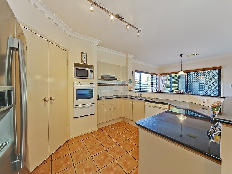 8 King Island Drive, Wellington Point QLD 4160