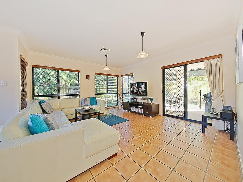 8 King Island Drive, Wellington Point QLD 4160