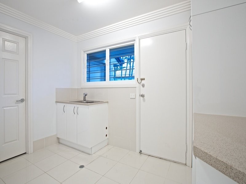 25 Downwind Crt, Birkdale QLD 4159