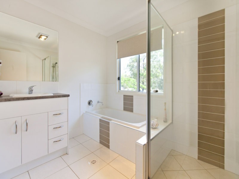 203 Mooroondu Road, Thorneside QLD 4158