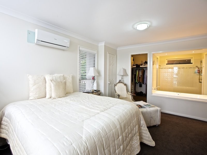 20 Hull Street, Thorneside QLD 4158