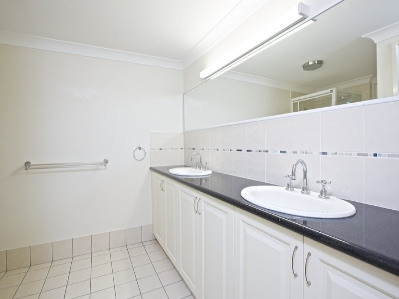 20 Hull Street, Thorneside QLD 4158