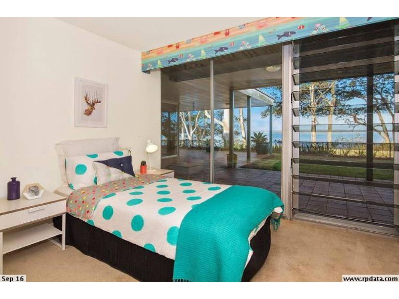 92 Broadwater Terrace, Redland Bay QLD 4165