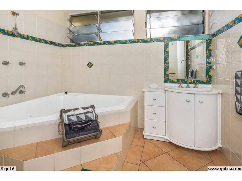 92 Broadwater Terrace, Redland Bay QLD 4165