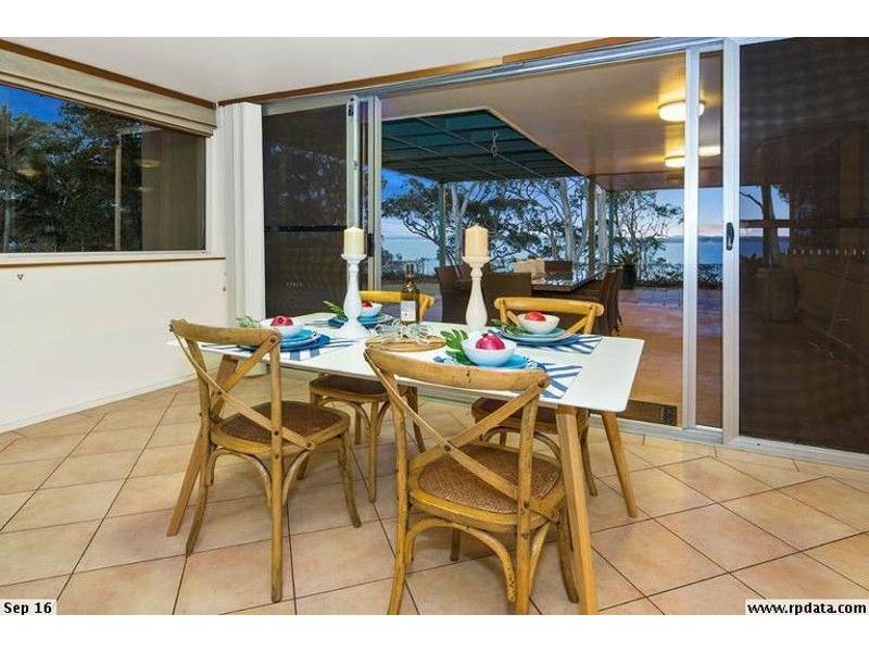 92 Broadwater Terrace, Redland Bay QLD 4165