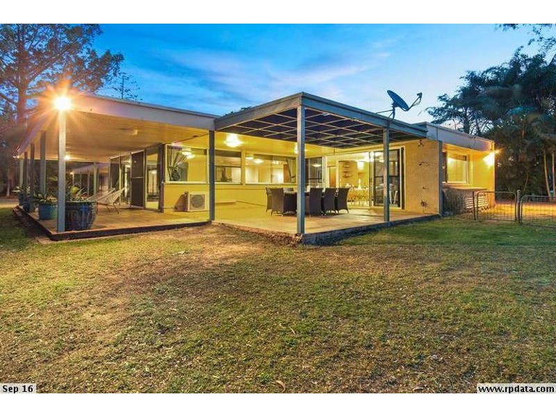 92 Broadwater Terrace, Redland Bay QLD 4165