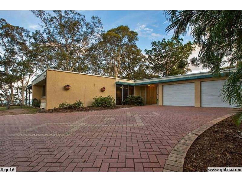 92 Broadwater Terrace, Redland Bay QLD 4165
