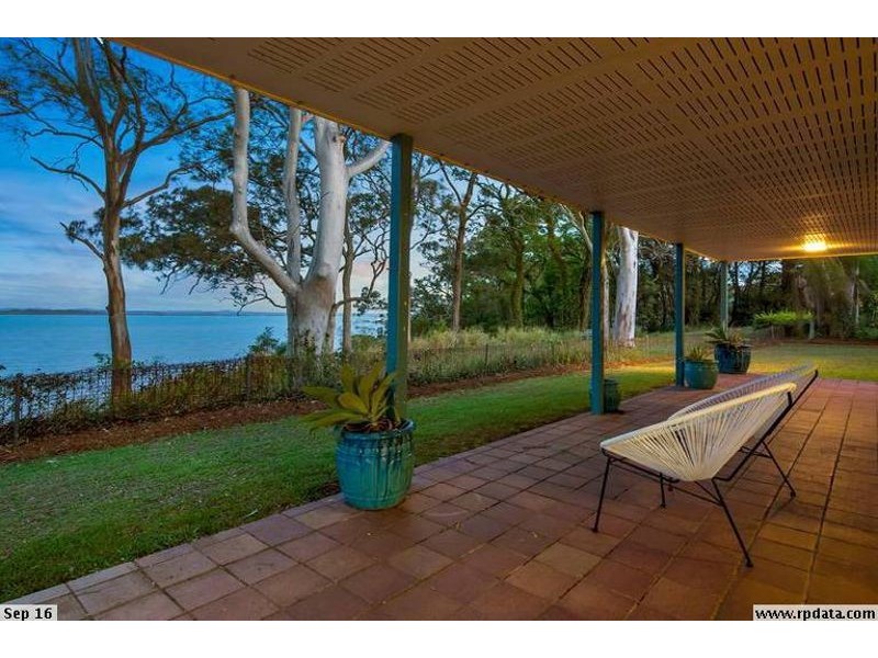 92 Broadwater Terrace, Redland Bay QLD 4165