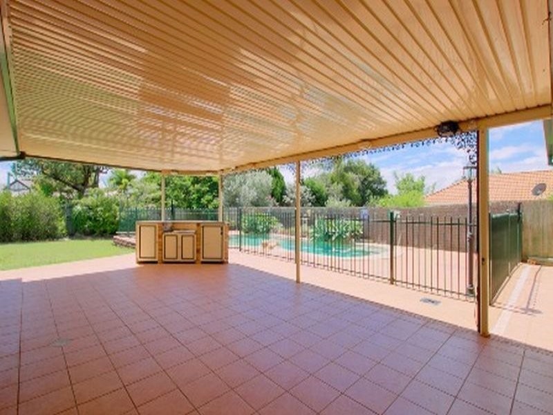 7 Mashie Place, Redland Bay QLD 4165