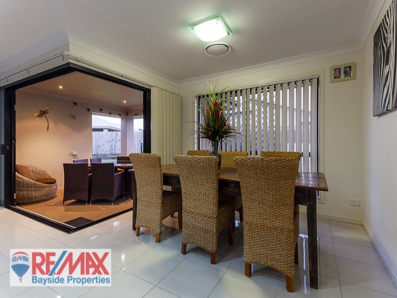 14 Lois Place, Redland Bay QLD 4165