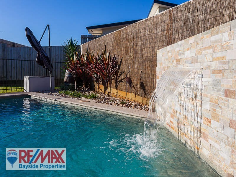 14 Lois Place, Redland Bay QLD 4165