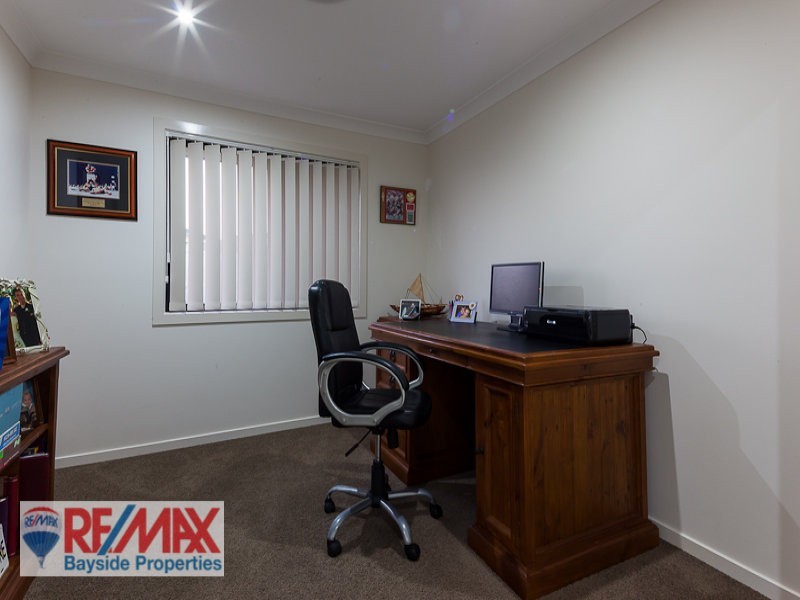 14 Lois Place, Redland Bay QLD 4165